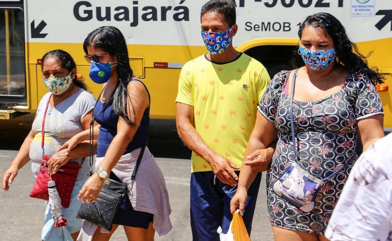 O Pará alcançou a 17ª posição no ranking nacional de isolamento, na segunda-feira (27), com a taxa de 39,05% das pessoas em casa para evitar a proliferação do novo coronavírus. De acordo com os dados divulgados nesta terça-feira (28), pela Secretaria Estadual de Segurança Pública e Defesa Social (Segup), Belém esteve no 15º lugar entre as capitais, registrando taxa de 40,4%. <div class='credito_fotos'>Foto: Bruno Cecim / Ag.Pará | <a href='/midias/2020/originais/6622_f7470572-8b2b-0772-72e3-20010644c588.jpg' download><i class='fa-solid fa-download'></i> Download</a></div>