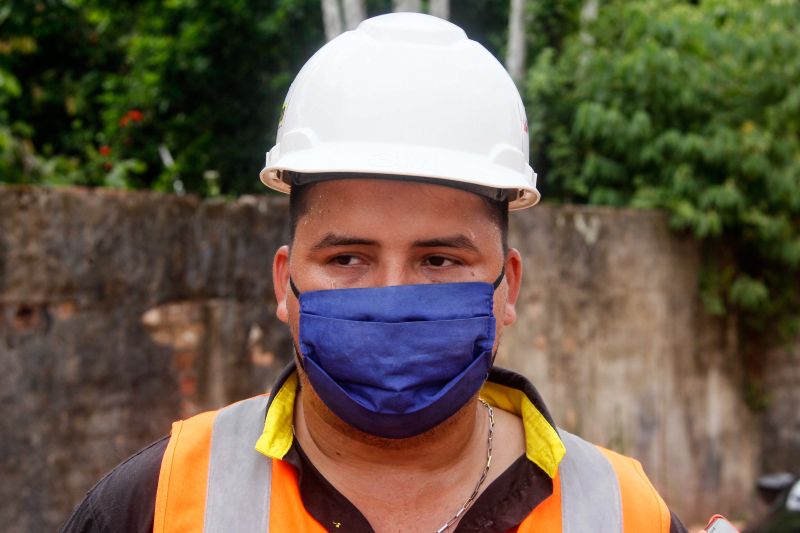 O Governo do Pará, por meio do Núcleo de Gerenciamento de Transporte Metropolitano (NGTM), segue com as obras de infraestrutura viária em dois bairros de Ananindeua, Águas Lindas e Guanabara, na Região Metropolitana de Belém. São 17 vias recebendo os serviços de drenagem, terraplanagem, pavimentação, calçadas e sinalização. <div class='credito_fotos'>Foto: Marcelo Seabra / Ag. Pará | <a href='/midias/2020/originais/6628_26583c09-5c1f-32f8-f34d-646279fd86ca.jpg' download><i class='fa-solid fa-download'></i> Download</a></div>