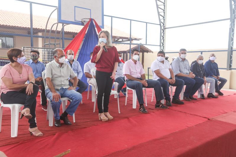 Entrega da Escola Prof Aracy Alves Dias-Alex Ribeiro- Ag Pará em Salinas <div class='credito_fotos'>Foto: Alex Ribeiro / Ag. Pará | <a href='/midias/2020/originais/6630_0b4cadf2-668a-7c87-1738-1a426a8b82a0.jpg' download><i class='fa-solid fa-download'></i> Download</a></div>