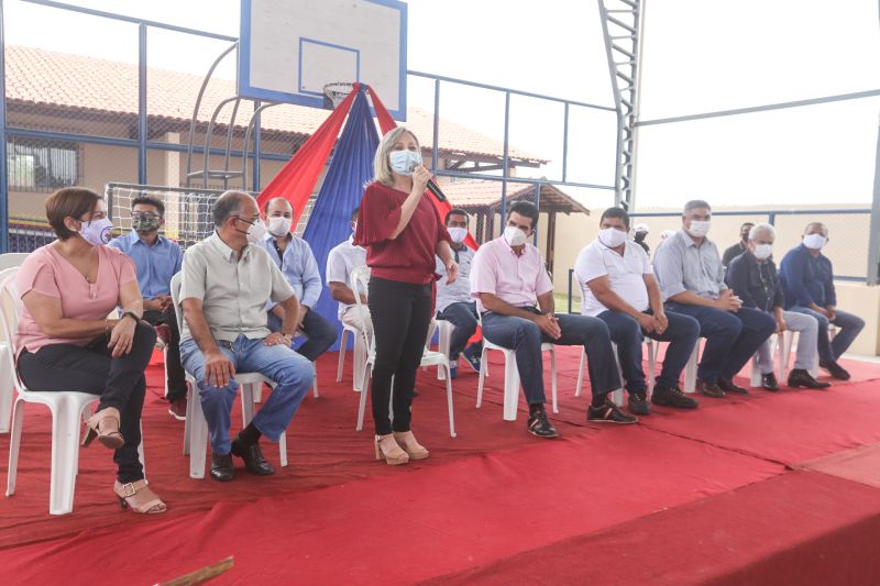 Entrega da Escola Prof Aracy Alves Dias-Alex Ribeiro- Ag Pará em Salinas <div class='credito_fotos'>Foto: Alex Ribeiro / Ag. Pará | <a href='/midias/2020/originais/6630_9ca0b438-a9ac-e0b1-ccd4-f33502e7f604.jpg' download><i class='fa-solid fa-download'></i> Download</a></div>