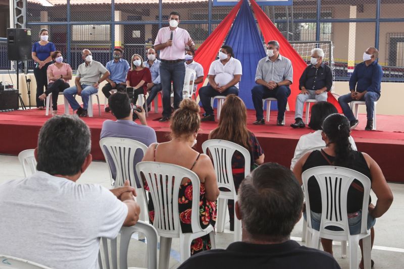 Entrega da Escola Prof Aracy Alves Dias-Alex Ribeiro- Ag Pará em Salinas <div class='credito_fotos'>Foto: Alex Ribeiro / Ag. Pará | <a href='/midias/2020/originais/6630_dff8cace-48a0-a81d-d50d-727bd791663c.jpg' download><i class='fa-solid fa-download'></i> Download</a></div>