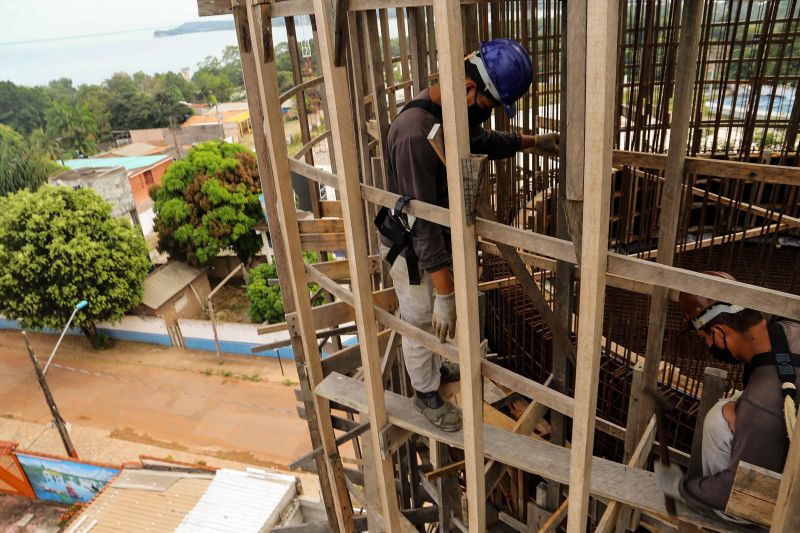 Governo investe R$ 13 milhões no sistema de abastecimento de água em Alter do Chão <div class='credito_fotos'>Foto: Bruno Cecim / Ag.Pará   |   <a href='/midias/2020/originais/6634_2acc1cf7-1ae8-18cf-641d-f922417a064e.jpg' download><i class='fa-solid fa-download'></i> Download</a></div>