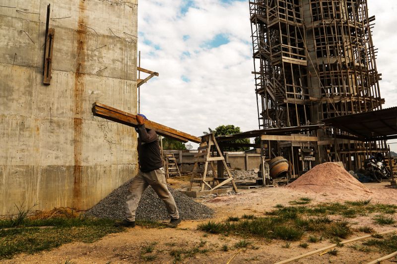 Governo investe R$ 13 milhões no sistema de abastecimento de água em Alter do Chão <div class='credito_fotos'>Foto: Bruno Cecim / Ag.Pará   |   <a href='/midias/2020/originais/6634_7866a332-4b50-3954-6b4e-4071397b4ffd.jpg' download><i class='fa-solid fa-download'></i> Download</a></div>