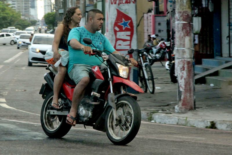 BelÃ©m, ParÃ¡, Brasil . AÃ‡Ã•ES EDUCATIVAS MOTOCICLISTAS - parte 2 - 23/07/2020 <div class='credito_fotos'>Foto: Ricardo Amanajás / Ag. Pará   |   <a href='/midias/2020/originais/6641_2c16a7ac-54b3-8aa2-a35c-e0f98216740d.jpg' download><i class='fa-solid fa-download'></i> Download</a></div>