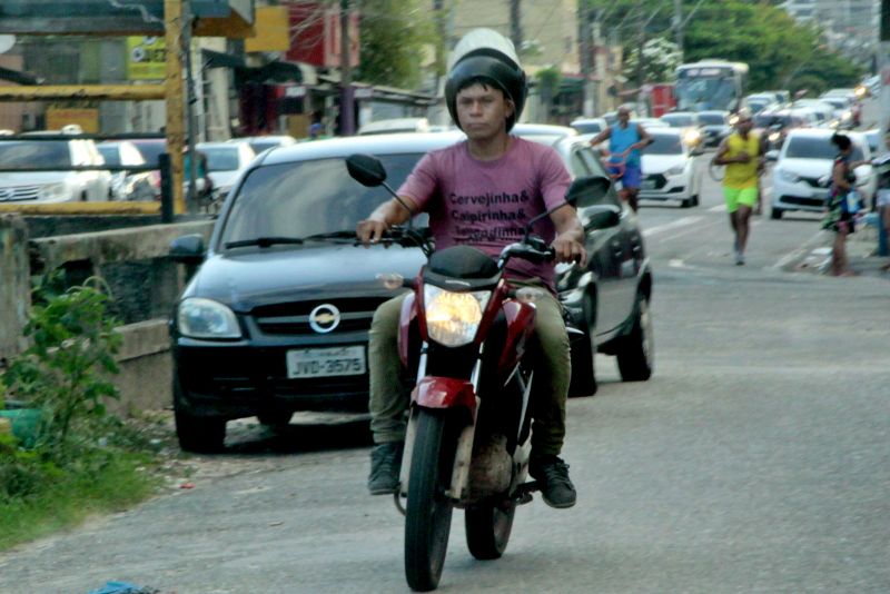 BelÃ©m, ParÃ¡, Brasil . AÃ‡Ã•ES EDUCATIVAS MOTOCICLISTAS - parte 2 - 23/07/2020 <div class='credito_fotos'>Foto: Ricardo Amanajás / Ag. Pará   |   <a href='/midias/2020/originais/6641_b24d365a-6ab5-579e-2a87-af63596702d0.jpg' download><i class='fa-solid fa-download'></i> Download</a></div>