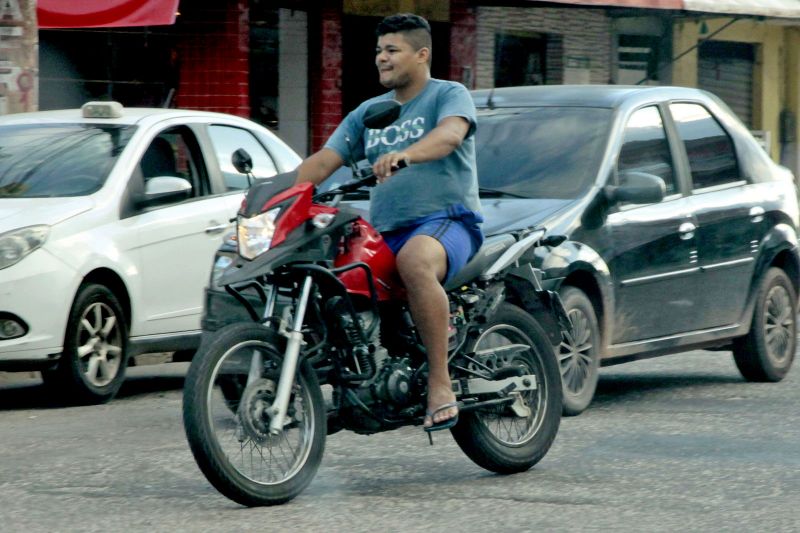 BelÃ©m, ParÃ¡, Brasil . AÃ‡Ã•ES EDUCATIVAS MOTOCICLISTAS - parte 2 - 23/07/2020 <div class='credito_fotos'>Foto: Ricardo Amanajás / Ag. Pará   |   <a href='/midias/2020/originais/6641_c3487042-4a0a-786c-04b4-b8a59b6bd730.jpg' download><i class='fa-solid fa-download'></i> Download</a></div>