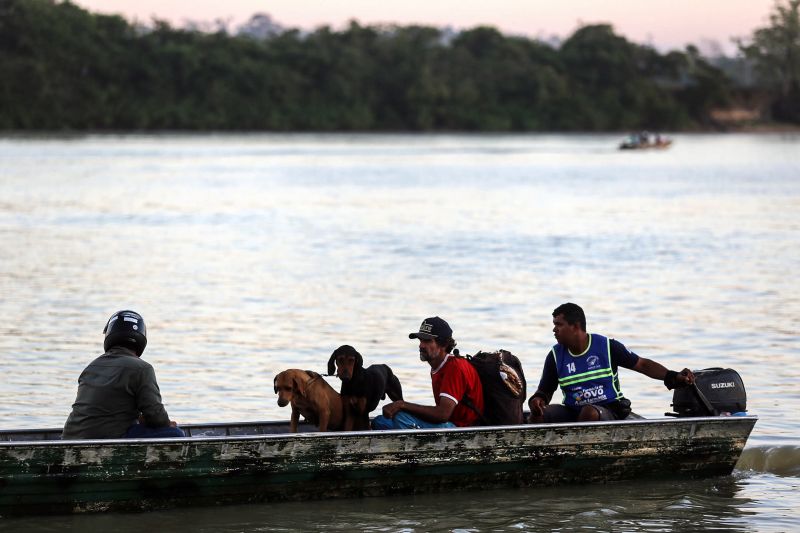 Equipes dos Territórios Sustentáveis começam as visitas às propriedade rurais. <div class='credito_fotos'>Foto: Bruno Cecim / Ag.Pará   |   <a href='/midias/2020/originais/6657_69768777-7302-d3b8-7a5a-58154c495805.jpg' download><i class='fa-solid fa-download'></i> Download</a></div>