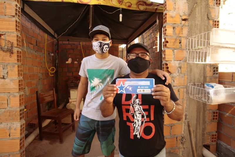 BelÃ©m, ParÃ¡, Brasil . ESPECIAL DIA DOS PAIS - Gilvandro da Costa Freitas e seu filho Davi Jose Freitas, 16 anos - 07/08/2020 <div class='credito_fotos'>Foto: Ricardo Amanajás / Ag. Pará   |   <a href='/midias/2020/originais/6675_303f704e-ec91-8c3e-2daf-b00a43e57504.jpg' download><i class='fa-solid fa-download'></i> Download</a></div>