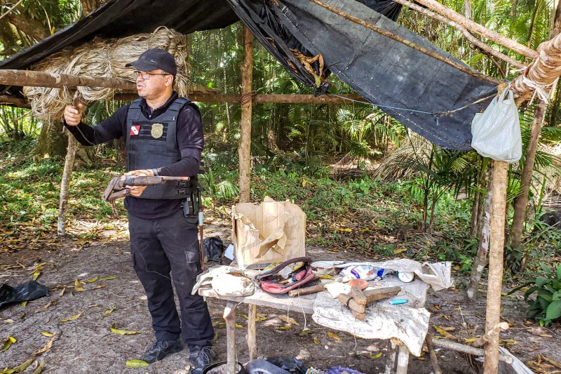 Polícia Civil destrói mais de 200 t de maconha durante operação Colheita Maldita II <div class='credito_fotos'>Foto: Leandro Santana / Ascom PCPA   |   <a href='/midias/2020/originais/6716_adfb92d9-d21a-3d88-d138-a0cb46e422a8.jpg' download><i class='fa-solid fa-download'></i> Download</a></div>