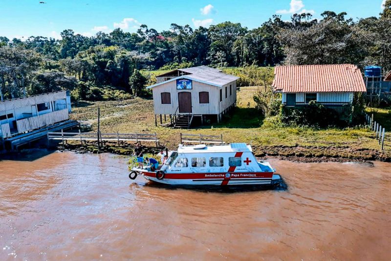 Baixo Amazonas AM 31 07 2020 Mais uma missÃ£o concluÃ­da pelo Barco-Hospital Papa Francisco na RegiÃ£o do Baixo Amazonas. Ao todo, foram mais de quatro mil atendimentos realizados durante os dez dias de serviÃ§o no oeste paraense. Nove comunidades dos municÃ­pios de Ã“bidos, Juruti, SantarÃ©m, Prainha e Monte Alegre receberam atendimento.â€œEssa missÃ£o iniciou dia 21 de julho e foi concluÃ­da nesta quinta-feira (30) e trouxe resultados maravilhosos para os moradores da regiÃ£o. Muitas pessoas n <div class='credito_fotos'>Foto: Ronilma Santos / SRGBA   |   <a href='/midias/2020/originais/6720_6d60d237-b6ba-538a-8873-27c15d6c5ccb.jpg' download><i class='fa-solid fa-download'></i> Download</a></div>