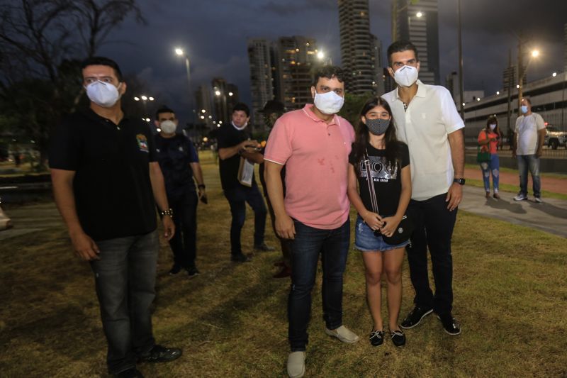 A primeira fase da intervenção paisagística no Parque Urbano Belém Porto Futuro foi iniciada neste sábado (22) com o plantio simbólico de 22 árvores. O ato teve a presença do governador Helder Barbalho; da secretária de Estado de Cultura, Ursula Vidal, e de representantes de entidades empresariais paraenses que contribuem com a arborização do espaço, aberto ao público  <div class='credito_fotos'>Foto: Jader Paes / Agência Pará   |   <a href='/midias/2020/originais/6743_f612ca88-2768-0cd1-d8dd-2de60760075f.jpg' download><i class='fa-solid fa-download'></i> Download</a></div>