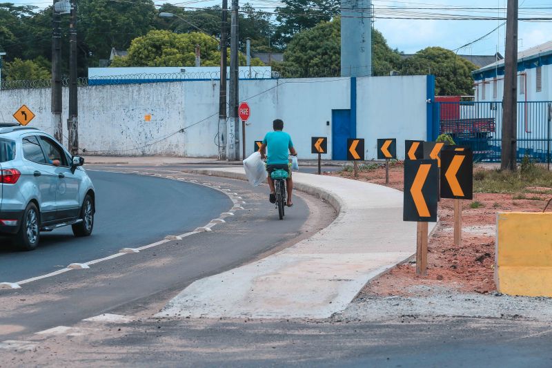 Obra Nova BR. Ciclo vias, Movimentacao Transito, descarte de lixo <div class='credito_fotos'>Foto: Jader Paes / Agência Pará   |   <a href='/midias/2020/originais/6771_80f3daf9-a270-5224-d7fb-939d2714dcf0.jpg' download><i class='fa-solid fa-download'></i> Download</a></div>