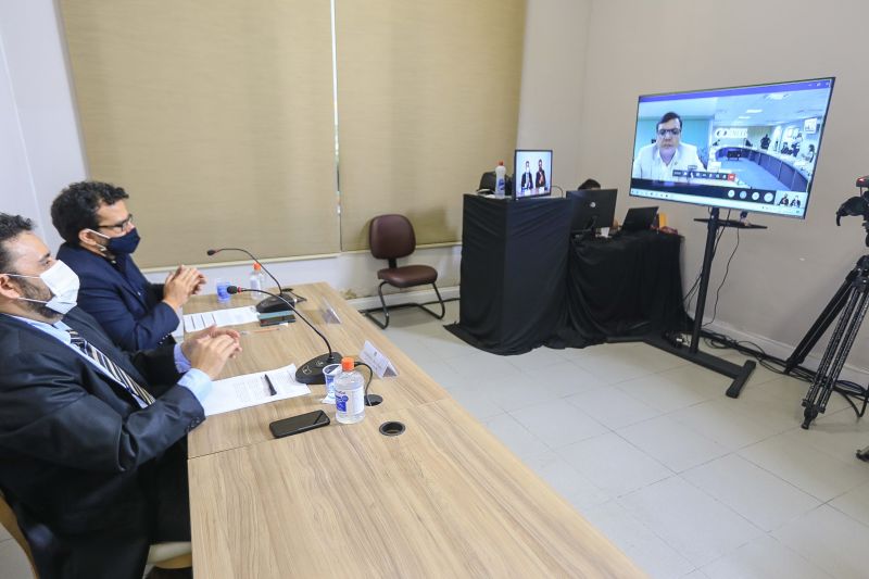 Eurípedes Reis . Diretor geral da Arcom e Rodolfo Bastos, adjunto de gestão ambiental da Semas <div class='credito_fotos'>Foto: Jader Paes / Agência Pará   |   <a href='/midias/2020/originais/6803_0c61e58f-4f61-8e83-ba0f-627253c1fc0e.jpg' download><i class='fa-solid fa-download'></i> Download</a></div>