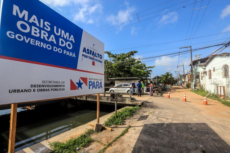 Uma espera de 30 anos chegou ao fim na manhã desta segunda-feira (14), com a autorização do governador Helder Barbalho para o início imediato das obras de urbanização de vias do bairro do Marco, Região de Integração do Guarajá, em Belém. Com um investimento de R$ 1,92 milhão, o bairro será contemplado com 1,64 km de asfalto novo.  <div class='credito_fotos'>Foto: Marco Santos / Ag. Pará   |   <a href='/midias/2020/originais/6827_01425cc2-37c6-4fba-b2ce-a9611c61f58a.jpg' download><i class='fa-solid fa-download'></i> Download</a></div>