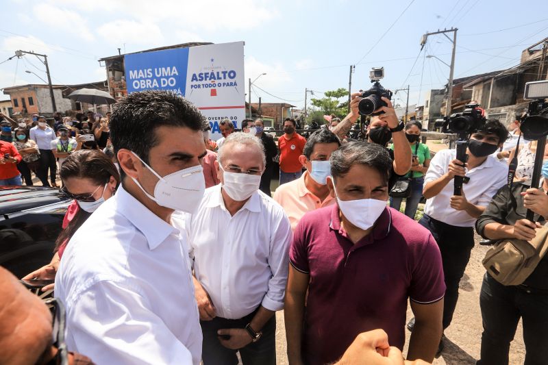 Uma espera de 30 anos chegou ao fim na manhã desta segunda-feira (14), com a autorização do governador Helder Barbalho para o início imediato das obras de urbanização de vias do bairro do Marco, Região de Integração do Guarajá, em Belém. Com um investimento de R$ 1,92 milhão, o bairro será contemplado com 1,64 km de asfalto novo.  <div class='credito_fotos'>Foto: Marco Santos / Ag. Pará   |   <a href='/midias/2020/originais/6827_117521c9-0a7e-7354-b75a-24b525f65608.jpg' download><i class='fa-solid fa-download'></i> Download</a></div>