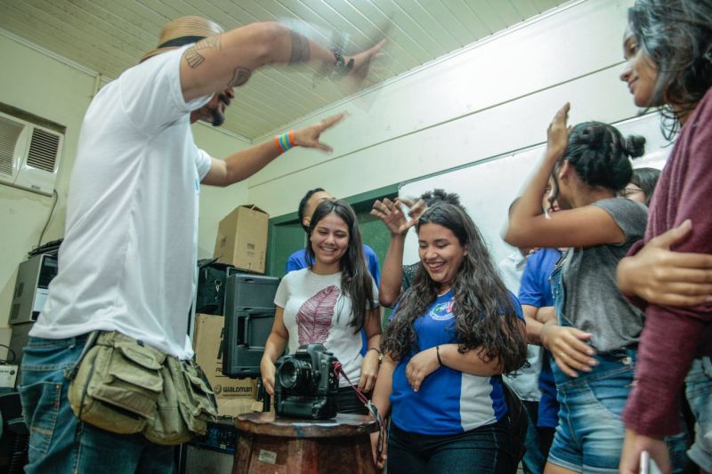 Termino da Oficina de Fotografia no Bairro da Cabanagem ( TerPaz ). <div class='credito_fotos'>Foto: Jader Paes / Agência Pará   |   <a href='/midias/2020/originais/6834_4b548153-3c07-b932-50b0-a4d0ae91b6fe.jpg' download><i class='fa-solid fa-download'></i> Download</a></div>