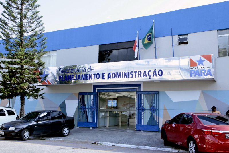 BelÃ©m, ParÃ¡, Brasil. BENEFÃCIOS ADIANTAMENTO DÃ‰CIMO - 21/09/2020 <div class='credito_fotos'>Foto: Ricardo Amanajás / Ag. Pará   |   <a href='/midias/2020/originais/6850_57f55554-ae5c-ef76-ffe3-1a34f5bdd162.jpg' download><i class='fa-solid fa-download'></i> Download</a></div>