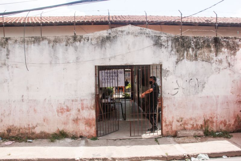 ESCOLA LUIZA VELA ALVES <div class='credito_fotos'>Foto: Marcelo Seabra / Ag. Pará   |   <a href='/midias/2020/originais/6926_ec8602a6-8e19-0d17-1415-51891ae00f88.jpg' download><i class='fa-solid fa-download'></i> Download</a></div>