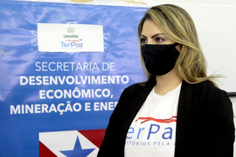 BelÃ©m, ParÃ¡, Brasil. TERPAZ MANIPULAÃ‡ÃƒO ALIMENTOS â€“ PRESENCIAL - LUCIANA CENTENO - 04/11/2020 <div class='credito_fotos'>Foto: Ricardo Amanajás / Ag. Pará   |   <a href='/midias/2020/originais/6999_043e182c-3ac0-6566-6b87-17fd68591dc8.jpg' download><i class='fa-solid fa-download'></i> Download</a></div>