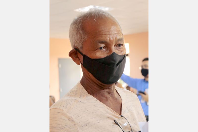 BelÃ©m, ParÃ¡, Brasil. INÃCIO ATENDIMENTO PÃ“S COVID - BENEDITO SILVA, APOSENTADO, 73 ANOS - 02/12/2020. <div class='credito_fotos'>Foto: Ricardo Amanajás / Ag. Pará   |   <a href='/midias/2020/originais/7068_996f0e7e-0a9d-c785-6bbe-5cb20e8c9de8.jpg' download><i class='fa-solid fa-download'></i> Download</a></div>