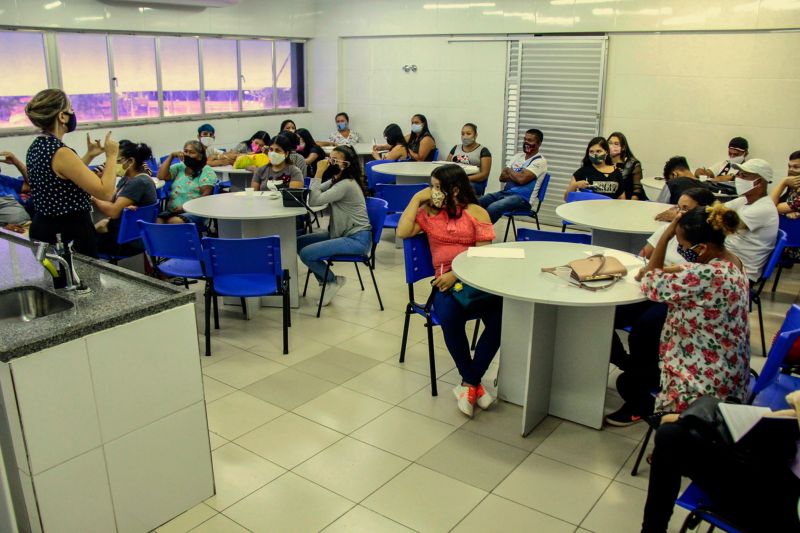 BelÃ©m, ParÃ¡, Brasil. TERPAZ MANIPULAÃ‡ÃƒO DE ALIMENTOS - 09/12/2020 <div class='credito_fotos'>Foto: Ricardo Amanajás / Ag. Pará   |   <a href='/midias/2020/originais/7090_5c685460-1f83-9a09-de37-e3b608b6eba4.jpg' download><i class='fa-solid fa-download'></i> Download</a></div>