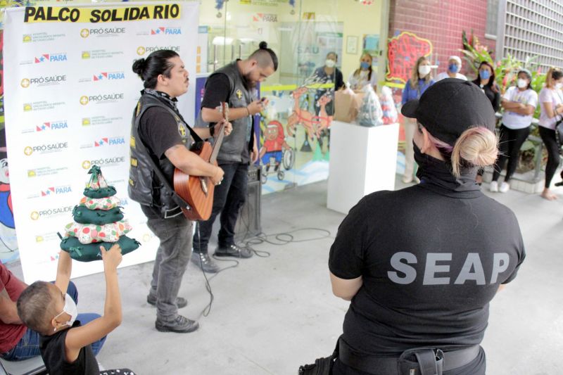 BelÃ©m, ParÃ¡, Brasil. ENTREGA ARVORE SEAP - 17/12/2020 <div class='credito_fotos'>Foto: Ricardo Amanajás / Ag. Pará   |   <a href='/midias/2020/originais/7124_aac4d978-19a5-2bb5-9680-b1117739b8ad.jpg' download><i class='fa-solid fa-download'></i> Download</a></div>