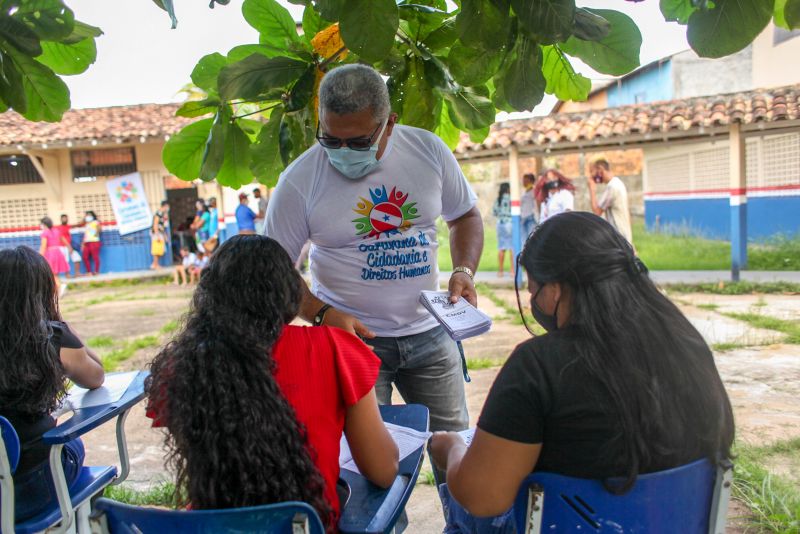 Caravana Cidadania em Benevides
 <div class='credito_fotos'>Foto: Wagner Almeida/ Ascom Sejudh   |   <a href='/midias/2020/originais/7126_c6bf8e52-4c49-4d1e-129b-5f2db8525ba5.jpg' download><i class='fa-solid fa-download'></i> Download</a></div>