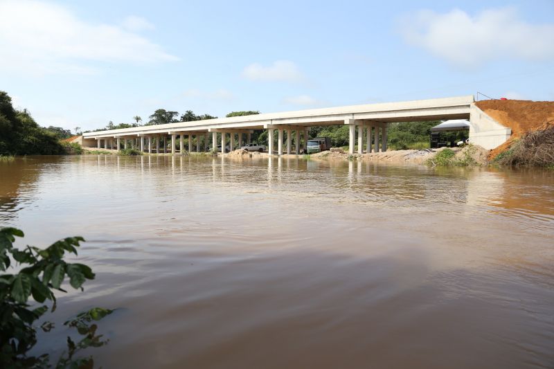 Entrega de Ponte em Cumarú do Norte <div class='credito_fotos'>Foto: Bruno Cecim / Ag.Pará   |   <a href='/midias/2020/originais/7133_730037b1-efc4-cff8-4c85-df3d6736028a.jpg' download><i class='fa-solid fa-download'></i> Download</a></div>