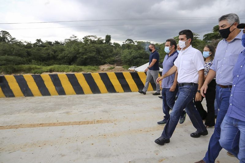 Entrega de Ponte em Cumarú do Norte <div class='credito_fotos'>Foto: Bruno Cecim / Ag.Pará   |   <a href='/midias/2020/originais/7133_df7c0a0f-bb5d-6802-88a2-b336e24f929b.jpg' download><i class='fa-solid fa-download'></i> Download</a></div>