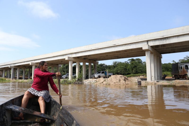 Entrega de Ponte em Cumarú do Norte
Na foto: Maria Concebida <div class='credito_fotos'>Foto: Bruno Cecim / Ag.Pará   |   <a href='/midias/2020/originais/7133_fda1037a-d7cc-d621-91cd-11467f5bf9b4.jpg' download><i class='fa-solid fa-download'></i> Download</a></div>