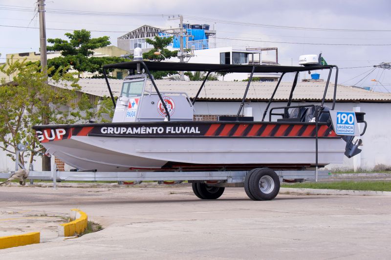 Governo entrega primeiros veículos blindados para segurança pública do Pará <div class='credito_fotos'>Foto: Ricardo Amanajás / Ag. Pará   |   <a href='/midias/2020/originais/7135_042f9961-1a59-c490-ff83-eeb87d18c143.jpg' download><i class='fa-solid fa-download'></i> Download</a></div>