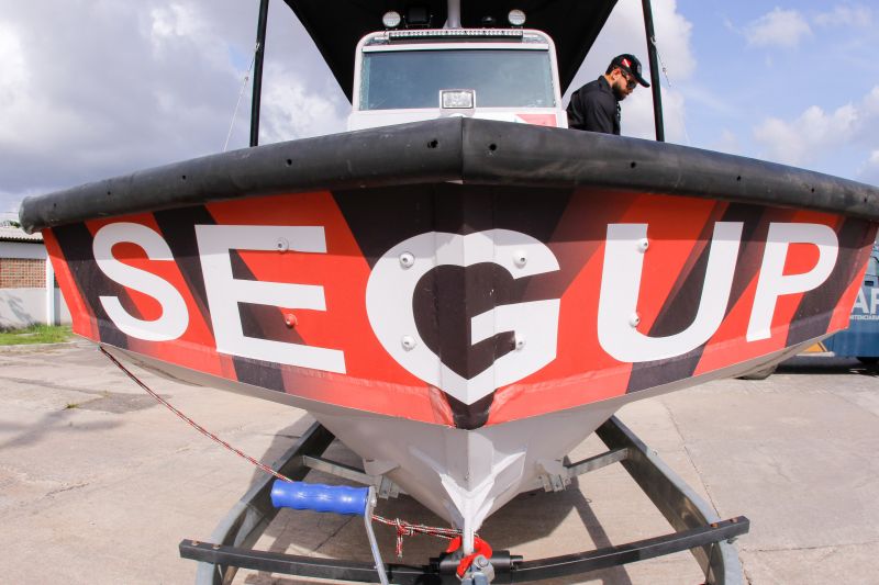 Governo entrega primeiros veículos blindados para segurança pública do Pará <div class='credito_fotos'>Foto: Ricardo Amanajás / Ag. Pará   |   <a href='/midias/2020/originais/7135_1c00cea5-aa15-14f4-dd81-0c5ace224160.jpg' download><i class='fa-solid fa-download'></i> Download</a></div>