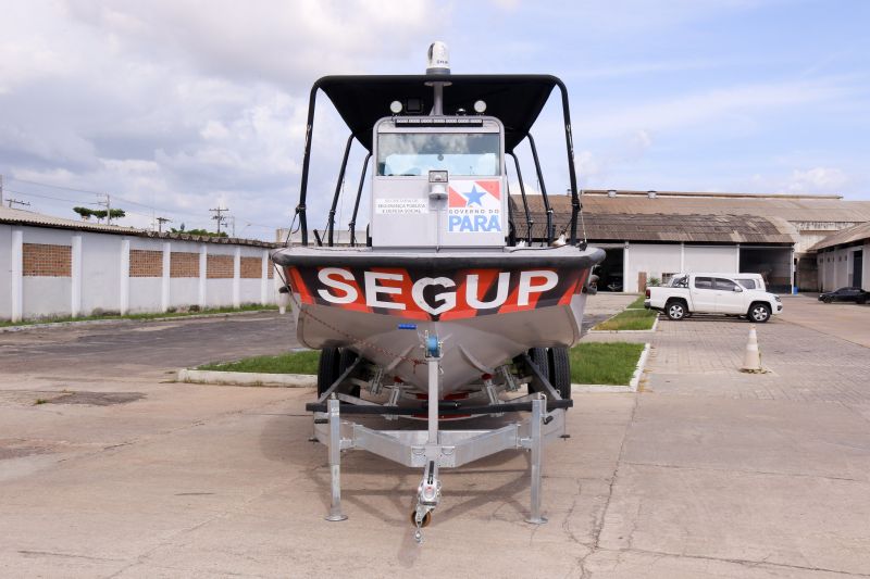 Governo entrega primeiros veículos blindados para segurança pública do Pará <div class='credito_fotos'>Foto: Ricardo Amanajás / Ag. Pará   |   <a href='/midias/2020/originais/7135_1cc96bf7-eaf1-310a-4089-5f5ebede666a.jpg' download><i class='fa-solid fa-download'></i> Download</a></div>