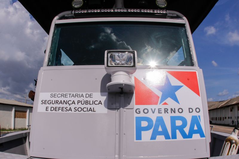 Governo entrega primeiros veículos blindados para segurança pública do Pará <div class='credito_fotos'>Foto: Ricardo Amanajás / Ag. Pará   |   <a href='/midias/2020/originais/7135_716470f8-1ca8-a94c-b509-ff48fe2472f0.jpg' download><i class='fa-solid fa-download'></i> Download</a></div>