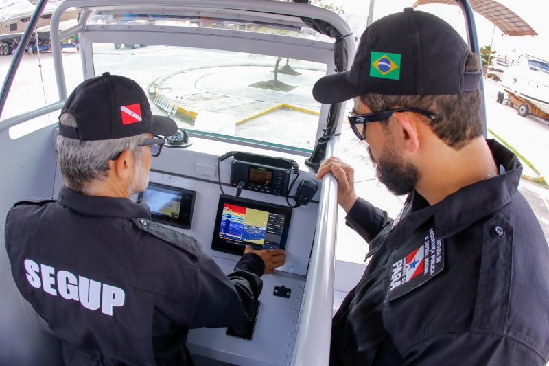 Governo entrega primeiros veículos blindados para segurança pública do Pará <div class='credito_fotos'>Foto: Ricardo Amanajás / Ag. Pará   |   <a href='/midias/2020/originais/7135_f31a86fb-a339-5b98-9e0e-351ed672ac65.jpg' download><i class='fa-solid fa-download'></i> Download</a></div>