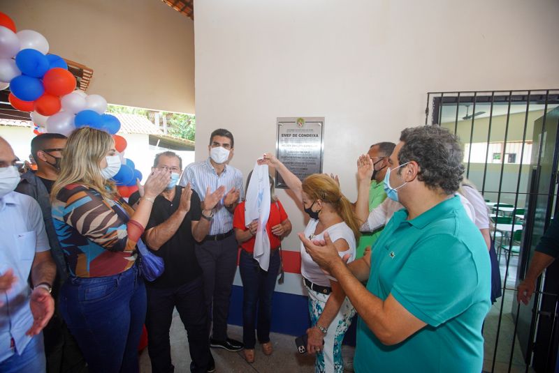 150 estudantes de Salvaterra foram beneficiados com a entrega da Escola de Ensino Fundamental Condeixa. A unidade escolar resulta de uma parceria entre a prefeitura municipal e o Governo do Estado, por meio da Secretaria de Estado de Educação <div class='credito_fotos'>Foto: Marco Santos / Ag. Pará   |   <a href='/midias/2020/originais/7138_17039d84-e833-121a-3650-2eb88f4e203d.jpg' download><i class='fa-solid fa-download'></i> Download</a></div>