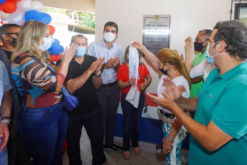 150 estudantes de Salvaterra foram beneficiados com a entrega da Escola de Ensino Fundamental Condeixa. A unidade escolar resulta de uma parceria entre a prefeitura municipal e o Governo do Estado, por meio da Secretaria de Estado de Educação <div class='credito_fotos'>Foto: Marco Santos / Ag. Pará   |   <a href='/midias/2020/originais/7138_590569e0-7e56-6771-e245-2d5b23f934e5.jpg' download><i class='fa-solid fa-download'></i> Download</a></div>