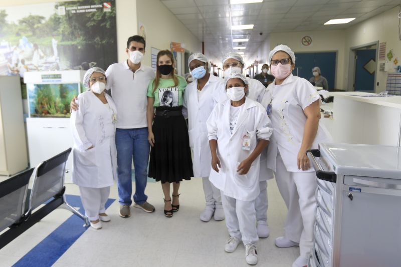 Primeira Dama, Daniela e Governador do Helder Barbalho entregam presentes a crianças e fazem visita a pacientes <div class='credito_fotos'>Foto: Jader Paes / Agência Pará   |   <a href='/midias/2020/originais/7144_44376c27-43a4-bc65-02d7-95cc25f09670.jpg' download><i class='fa-solid fa-download'></i> Download</a></div>