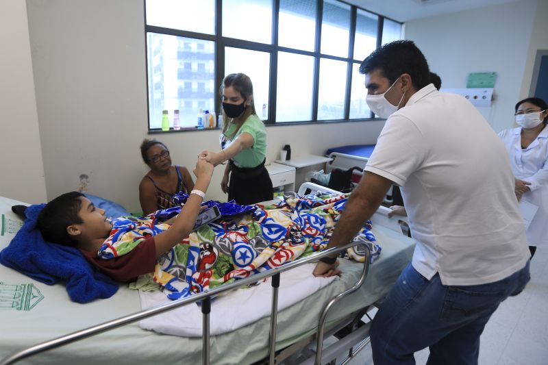 Primeira Dama, Daniela e Governador do Helder Barbalho entregam presentes a crianças e fazem visita a pacientes <div class='credito_fotos'>Foto: Jader Paes / Agência Pará   |   <a href='/midias/2020/originais/7144_65db3db4-f2a3-1923-af89-a83d422a14c3.jpg' download><i class='fa-solid fa-download'></i> Download</a></div>