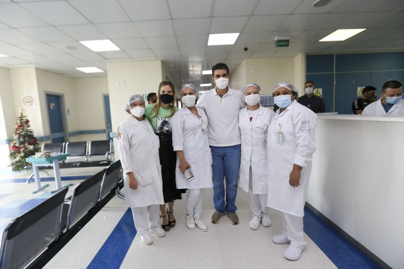 Primeira Dama, Daniela e Governador do Helder Barbalho entregam presentes a crianças e fazem visita a pacientes <div class='credito_fotos'>Foto: Jader Paes / Agência Pará   |   <a href='/midias/2020/originais/7144_807696e5-74f5-7f54-9dd8-4d00b2e820e3.jpg' download><i class='fa-solid fa-download'></i> Download</a></div>