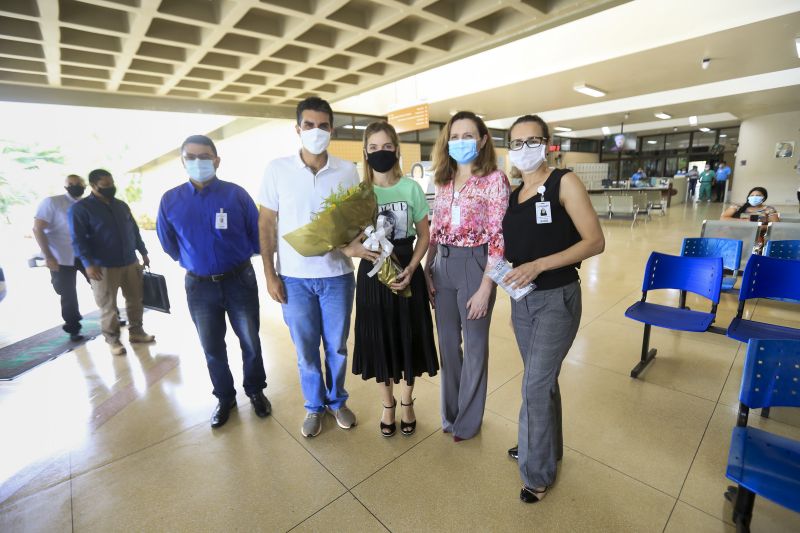 Primeira Dama, Daniela e Governador do Helder Barbalho entregam presentes a crianças e fazem visita a pacientes <div class='credito_fotos'>Foto: Jader Paes / Agência Pará   |   <a href='/midias/2020/originais/7144_add9bc60-f559-0dd2-baf9-af55b21d106e.jpg' download><i class='fa-solid fa-download'></i> Download</a></div>