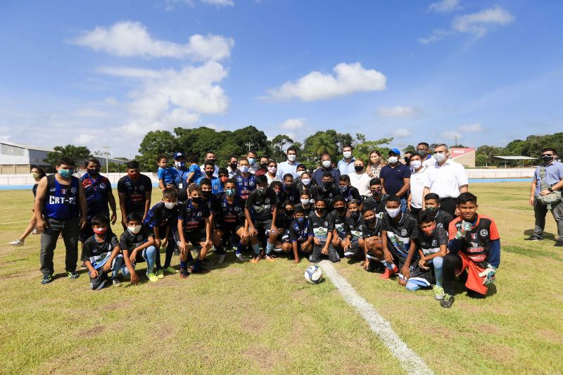 Inauguração do Estádio Municipal Begozão - Benevides <div class='credito_fotos'>Foto: Jader Paes / Agência Pará   |   <a href='/midias/2020/originais/7147_46ae17bc-344f-14b3-1bdb-fd47ef841410.jpg' download><i class='fa-solid fa-download'></i> Download</a></div>