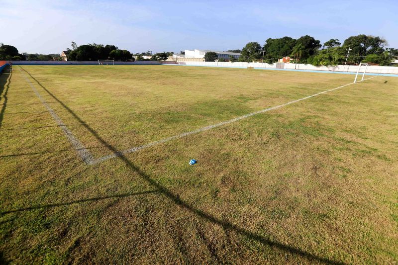 Inauguração do Estádio Municipal Begozão - Benevides <div class='credito_fotos'>Foto: Jader Paes / Agência Pará   |   <a href='/midias/2020/originais/7147_b88ccc79-f36c-bc0f-d74d-60476c103569.jpg' download><i class='fa-solid fa-download'></i> Download</a></div>