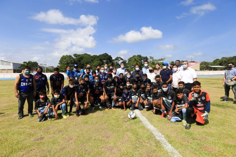 Inauguração do Estádio Municipal Begozão - Benevides <div class='credito_fotos'>Foto: Jader Paes / Agência Pará   |   <a href='/midias/2020/originais/7147_b9e13415-ad4c-906d-5afb-faf8d25e6c4d.jpg' download><i class='fa-solid fa-download'></i> Download</a></div>