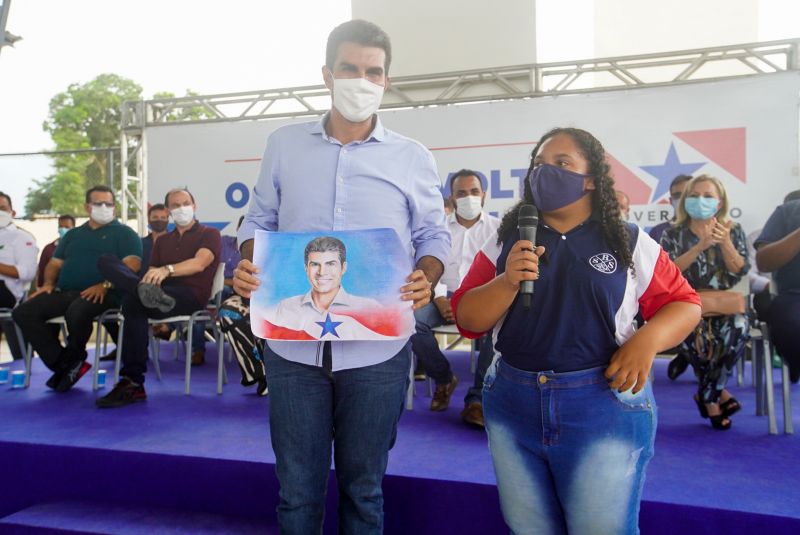 Governo do Estado Entrega títulos de terra em Santa Maria do Pará <div class='credito_fotos'>Foto: Marco Santos / Ag. Pará   |   <a href='/midias/2020/originais/7150_622f78a9-3e47-0baf-443b-d91578f0447a.jpg' download><i class='fa-solid fa-download'></i> Download</a></div>