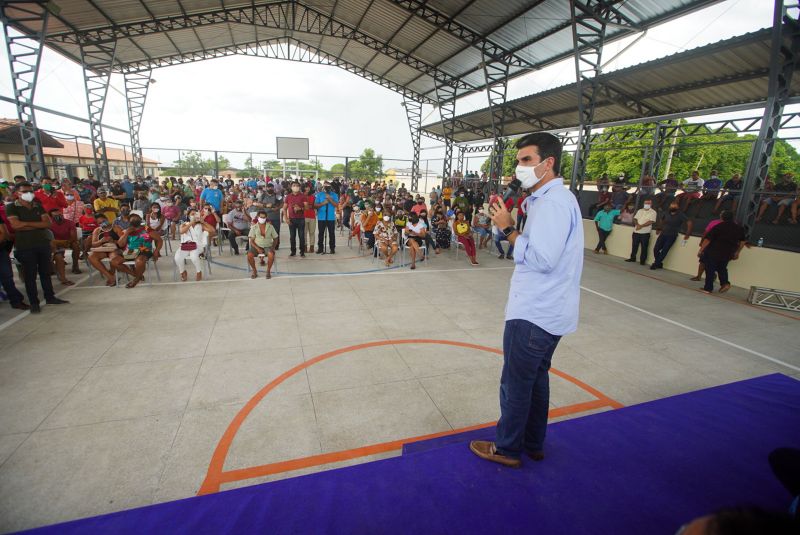 Governo do Estado Entrega títulos de terra em Santa Maria do Pará <div class='credito_fotos'>Foto: Marco Santos / Ag. Pará   |   <a href='/midias/2020/originais/7150_d408a749-ba51-7a14-4067-e03b2693f4e2.jpg' download><i class='fa-solid fa-download'></i> Download</a></div>