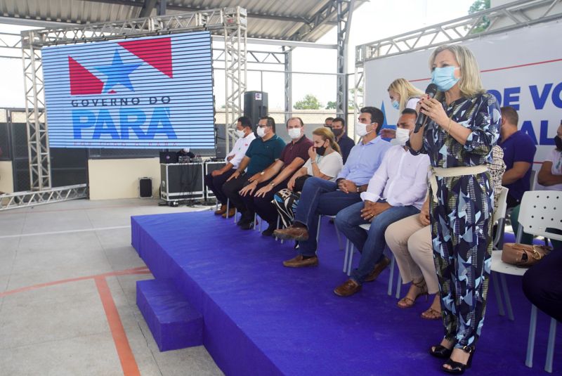 Governo do Pará entrega "Sua Casa" para moradores em Santa Maria do Pará <div class='credito_fotos'>Foto: Marco Santos / Ag. Pará   |   <a href='/midias/2020/originais/7151_0b43ff63-ba36-88d1-1513-33115516b32a.jpg' download><i class='fa-solid fa-download'></i> Download</a></div>