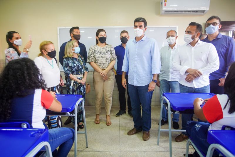 Governo inaugura Escola Severiano Benedito de Souza em Santa Maria do Pará <div class='credito_fotos'>Foto: Marco Santos / Ag. Pará   |   <a href='/midias/2020/originais/7152_02f9a8a0-2b69-c64f-dce4-f2198fe869f4.jpg' download><i class='fa-solid fa-download'></i> Download</a></div>