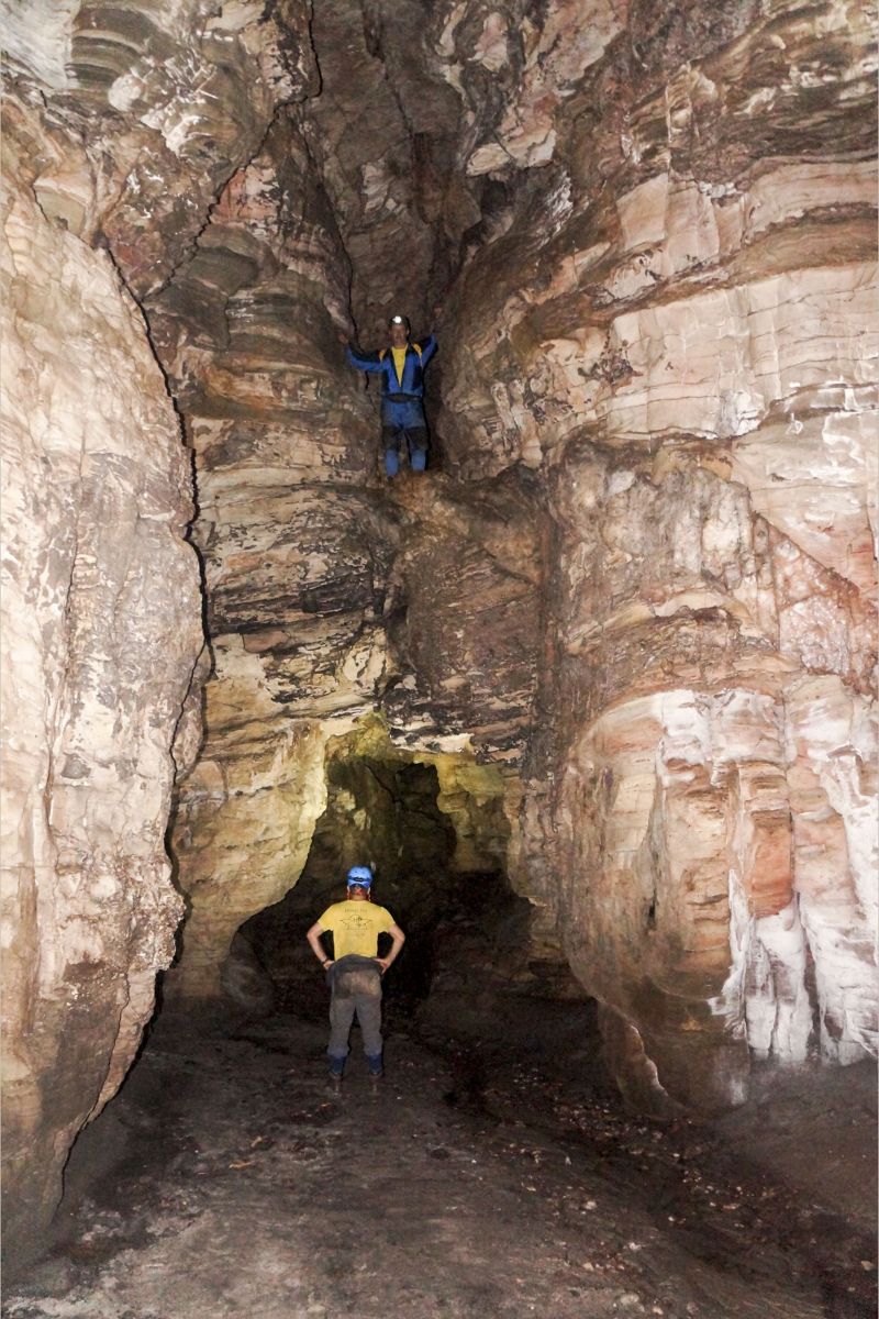 Araguaia possuem um rico Patrimônio Espeleológico, representado por mais de 475 cavernas, com destaque para a Caverna Serra das Andorinhas <div class='credito_fotos'>Foto: ASCOM / IDEFLOR-BIO   |   <a href='/midias/2020/originais/7153_67213f50-19bc-b8cf-a0c7-8f33b64db5b6.jpg' download><i class='fa-solid fa-download'></i> Download</a></div>