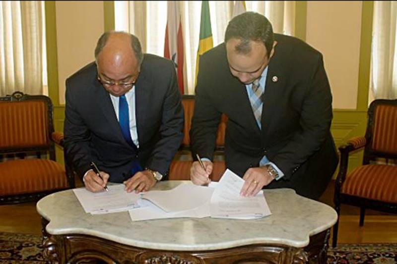 Desembargador Leonardo Tavares e auditor geral Giusepp Mendes, assinaram o Acordo de Cooperação